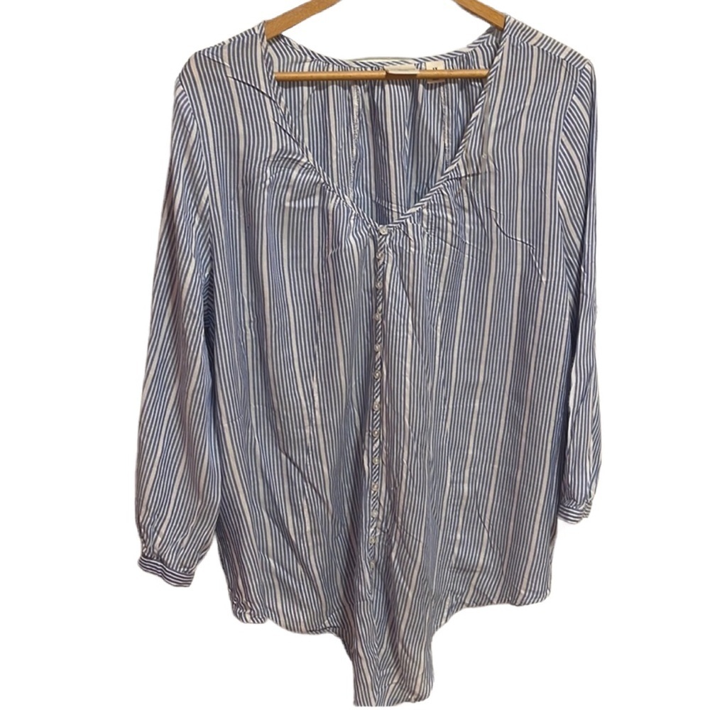 Westbound 
Striped white and blue top size 1X GUC..
